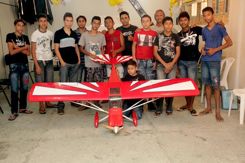 Eusébio realiza curso de Aeromodelismo