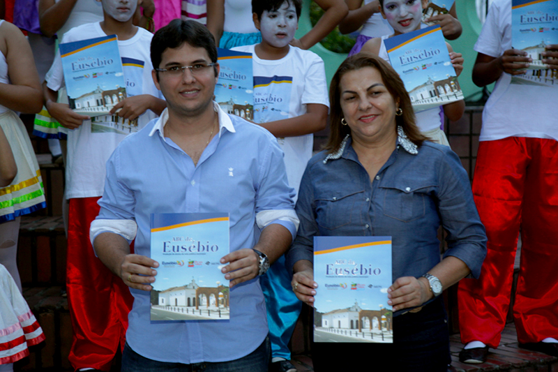 Prefeitura de Eusébio lança livro na XI Bienal​ do Livro do Ceará