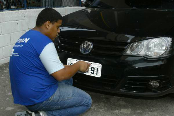 Programa incentiva emplacamento de veículos no Eusébio e frota cresce 285% em dez anos