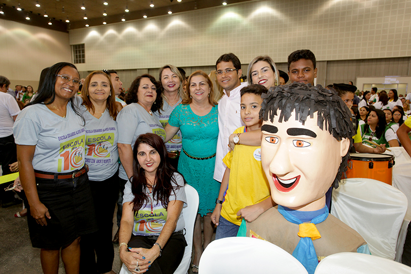 Eduardo Alves Ramos recebe prêmio Escola Nota 10