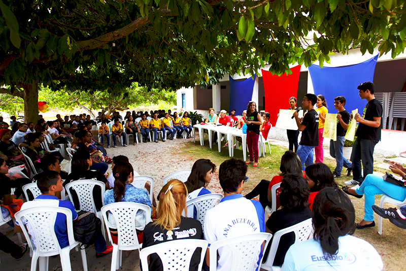 Eusébio realiza a avaliação do Projeto  Saúde e Prevenção nas Escolas