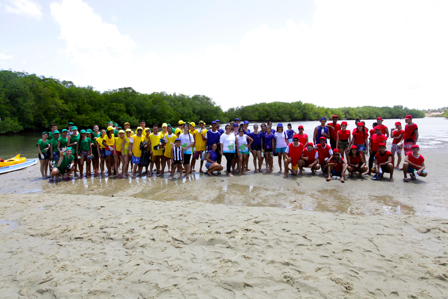 Jovens conhecem ecossistema do Rio Pacoti