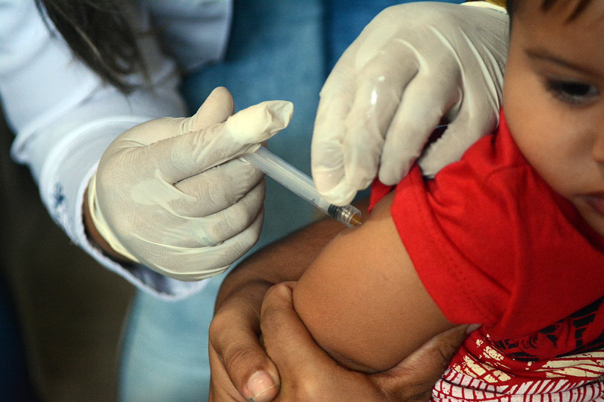 Eusébio realiza dia D de vacinação contra sarampo para crianças de 6 meses a 5 anos incompletos, neste sábado