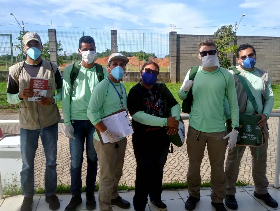 Agentes de Endemias atuam no combate as arboviroses e orientam famílias sobre a prevenção do coronavírus