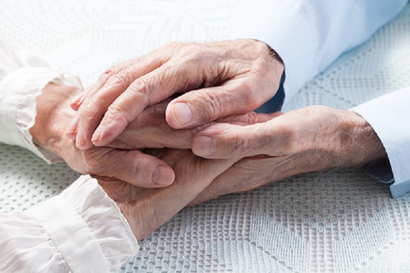 ‘Fevereiro Roxo’ alerta sobre o mal de Alzheimer, Lúpus e Fibromialgia