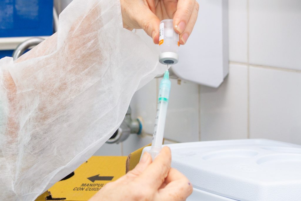 Eusébio vacina população a partir de 23 anos neste sábado contra covid-19