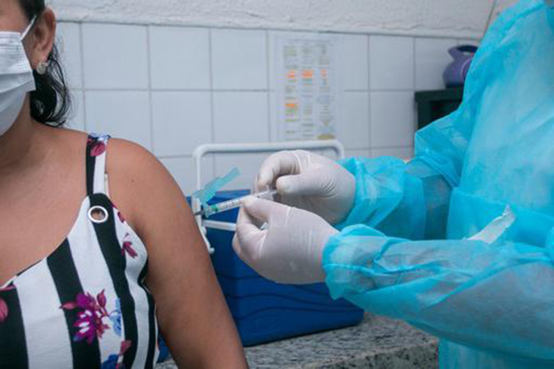 Prefeitura de Eusébio realiza mutirão e aplica 1.021 doses de vacina contra Gripe e Covid-19 neste feriado de Tiradentes