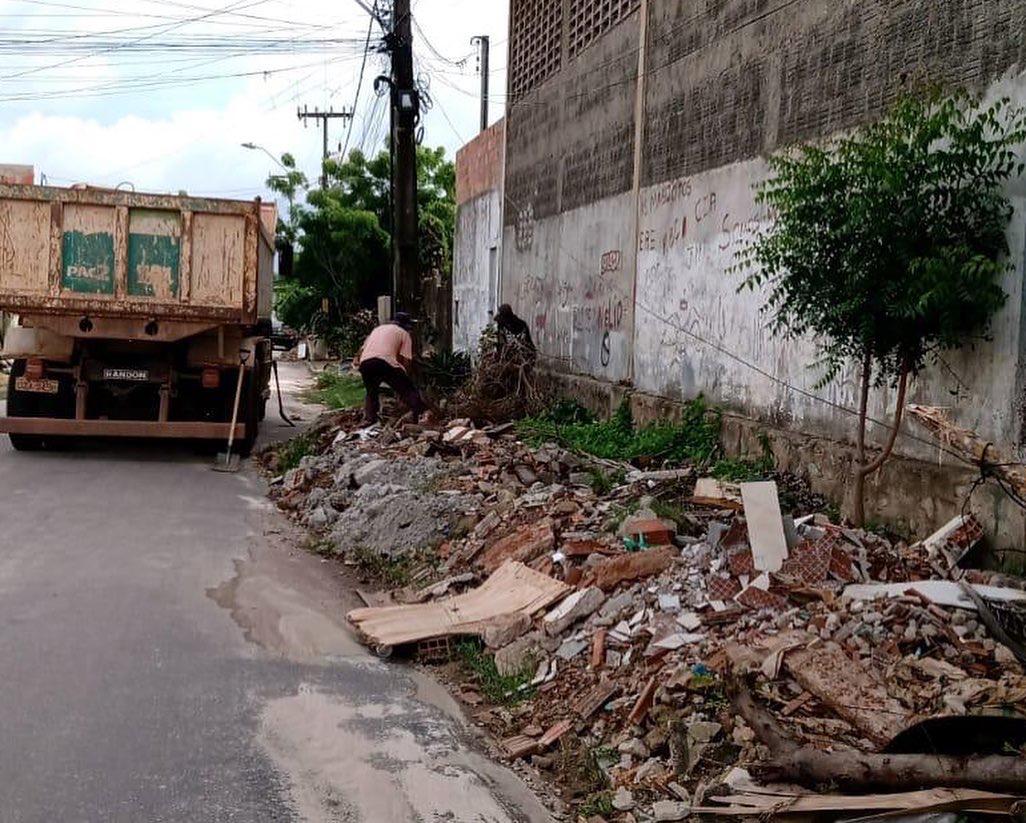 Prefeitura de Eusébio realiza mutirão de limpeza nos bairros da cidade