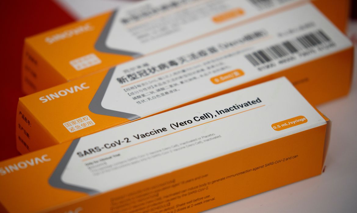 Eusébio aplica segunda dose da vacina Coronavac nesta terça-feira, 18 de maio