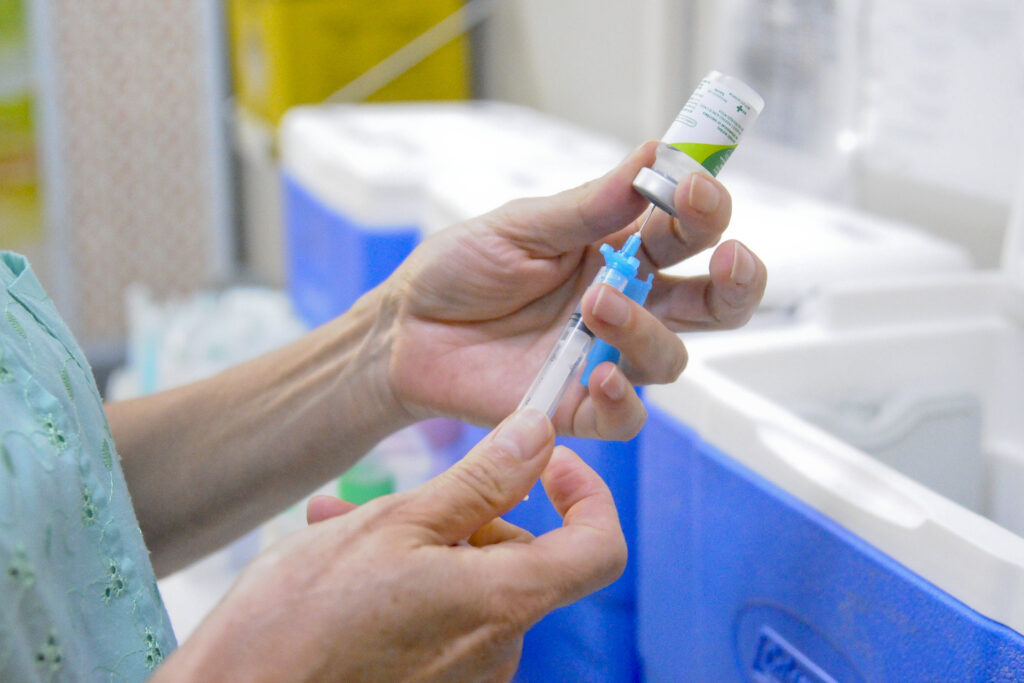 Eusébio inicia vacinação da população em geral contra gripe, nesta quarta-feira