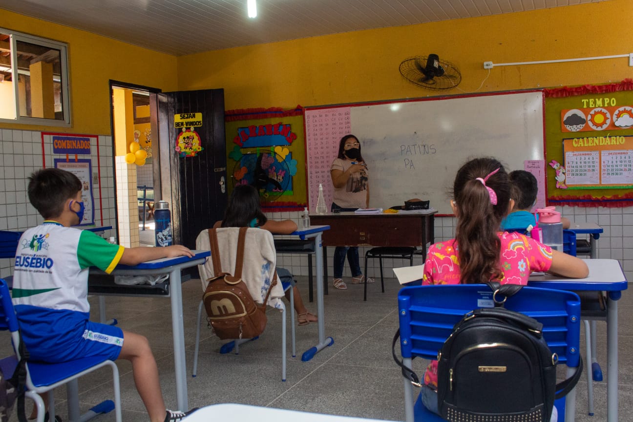 Eusébio inicia segundo semestre escolar com aulas presenciais e remotas