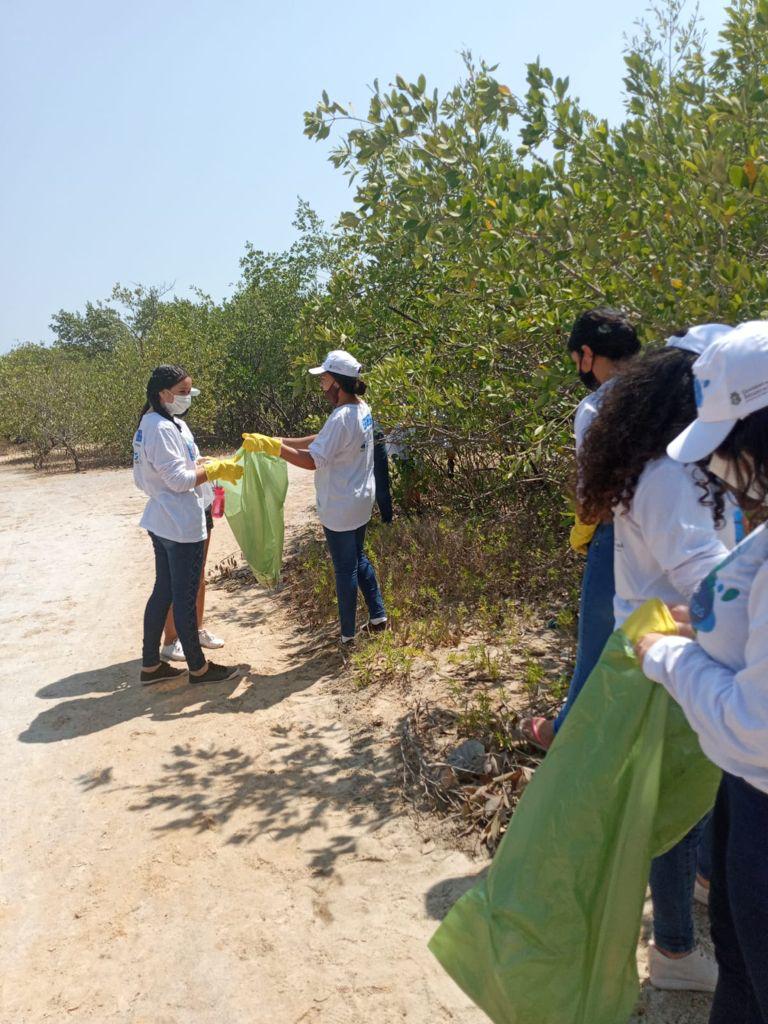 Prefeitura de Eusébio e SEMA realizam ação conjunta de limpeza da APA do Pacoti