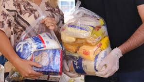 Prefeitura de Eusébio entrega cestas básicas de fevereiro