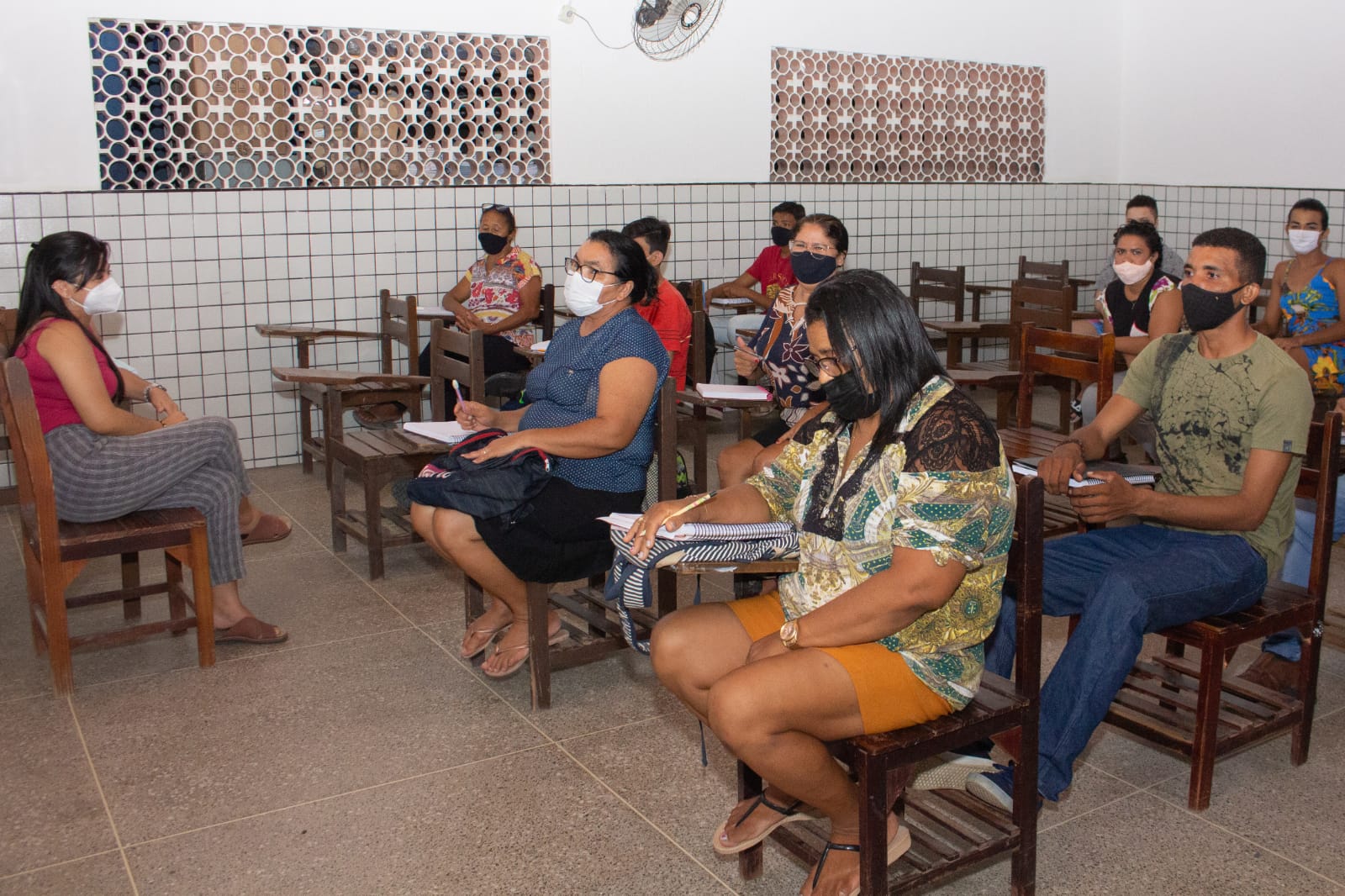 Prefeitura de Eusébio inicia aulas presenciais do EJA
