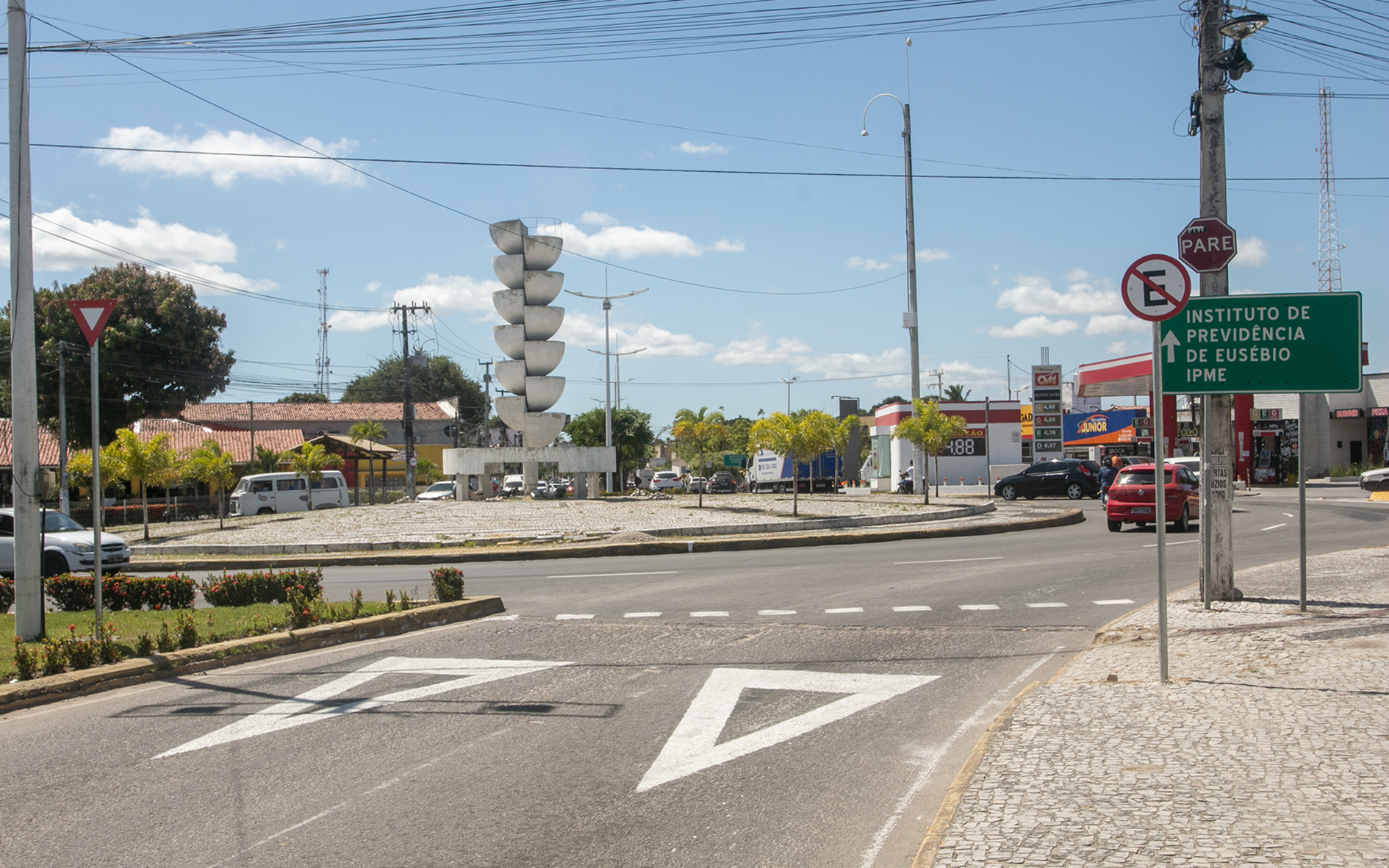 AMT implementa sinalizações horizontais em ruas e avenidas de Eusébio