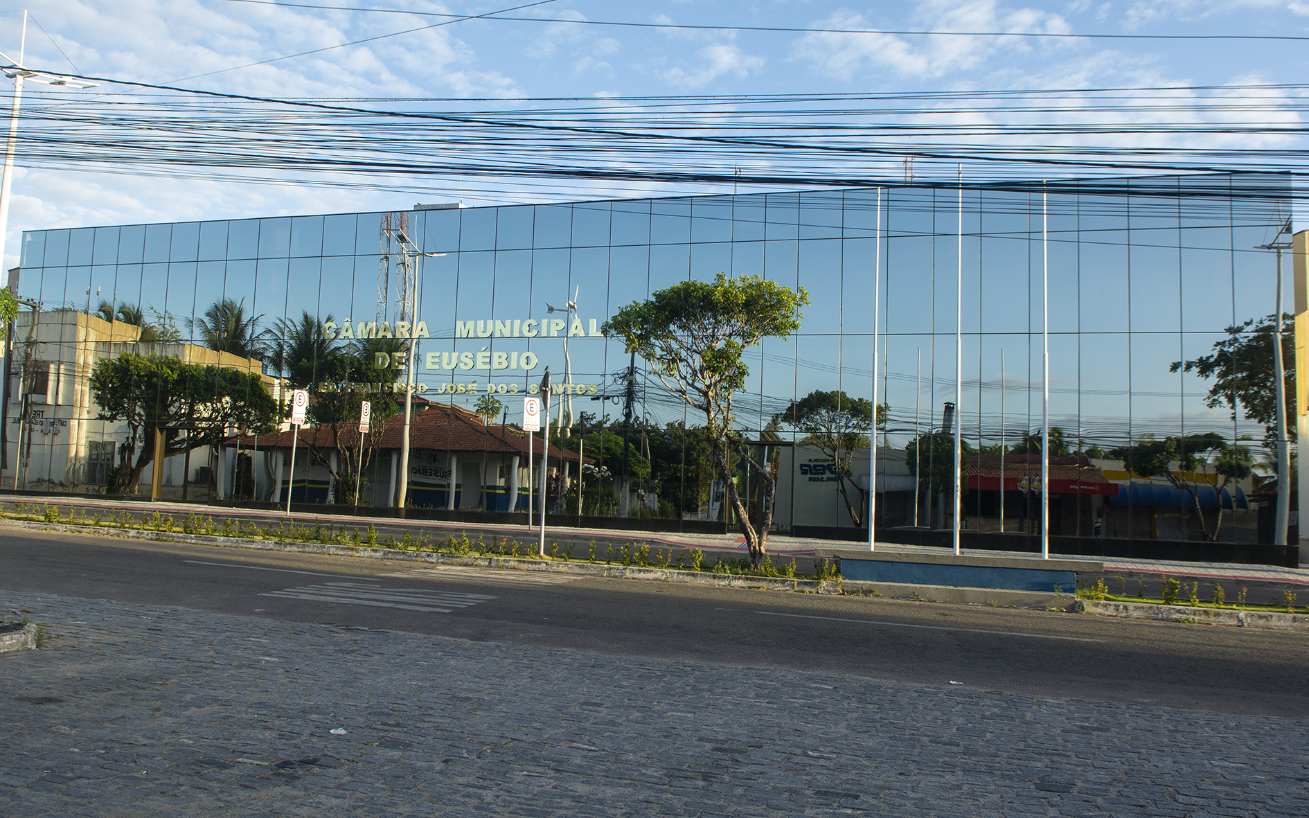 Câmara Municipal de Eusébio reinaugura sede após reforma