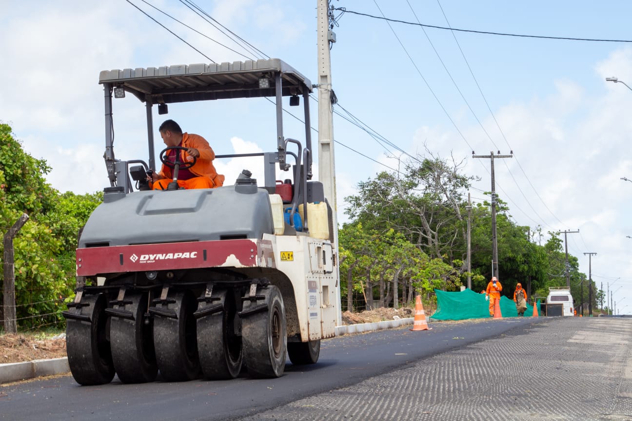 Prefeitura de Eusébio avança nas obras de pavimentação asfáltica da Estrada do Fio