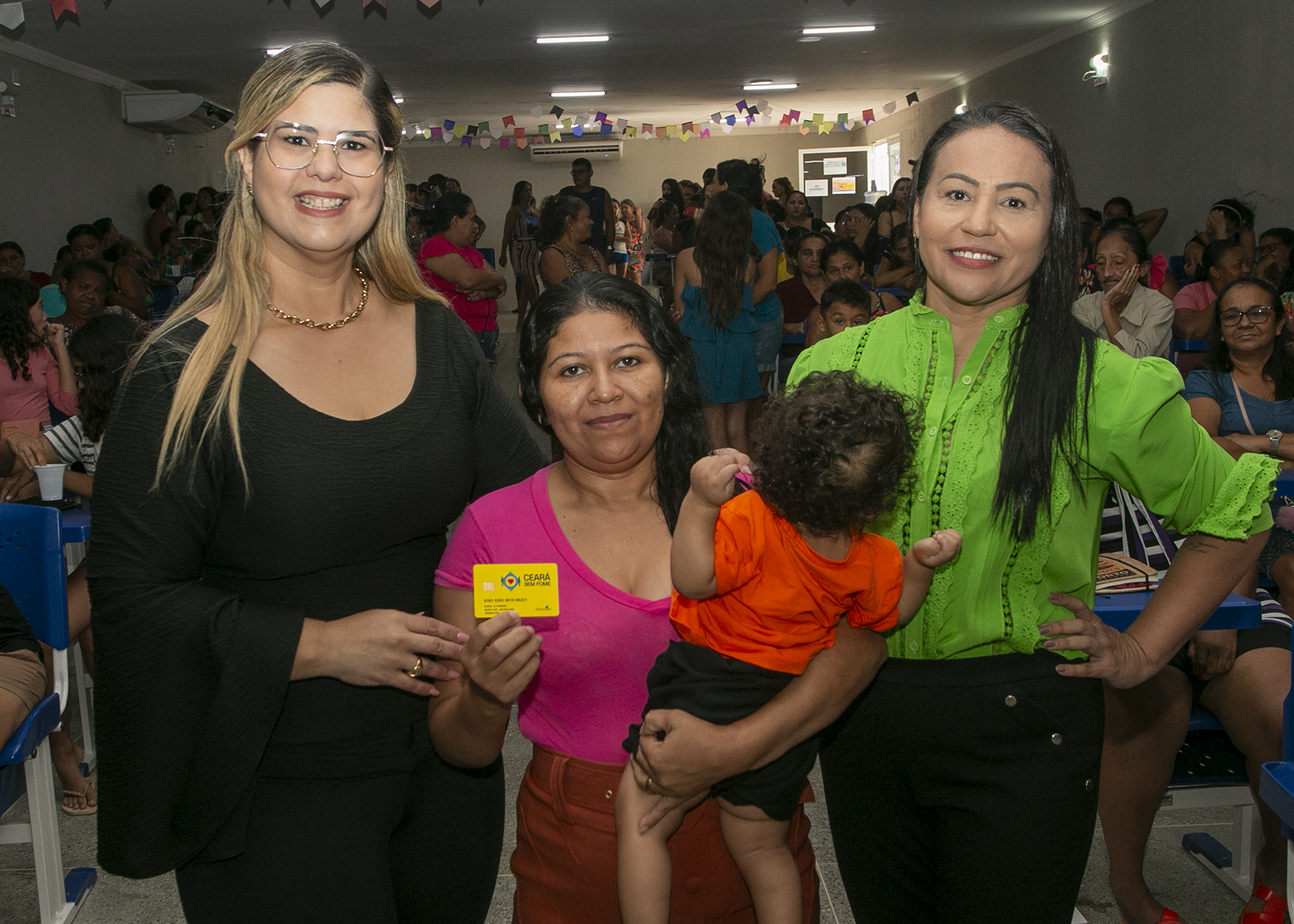 SDS entrega cartões para as famílias de Eusébio beneficiadas com o Programa Ceará Sem Fome