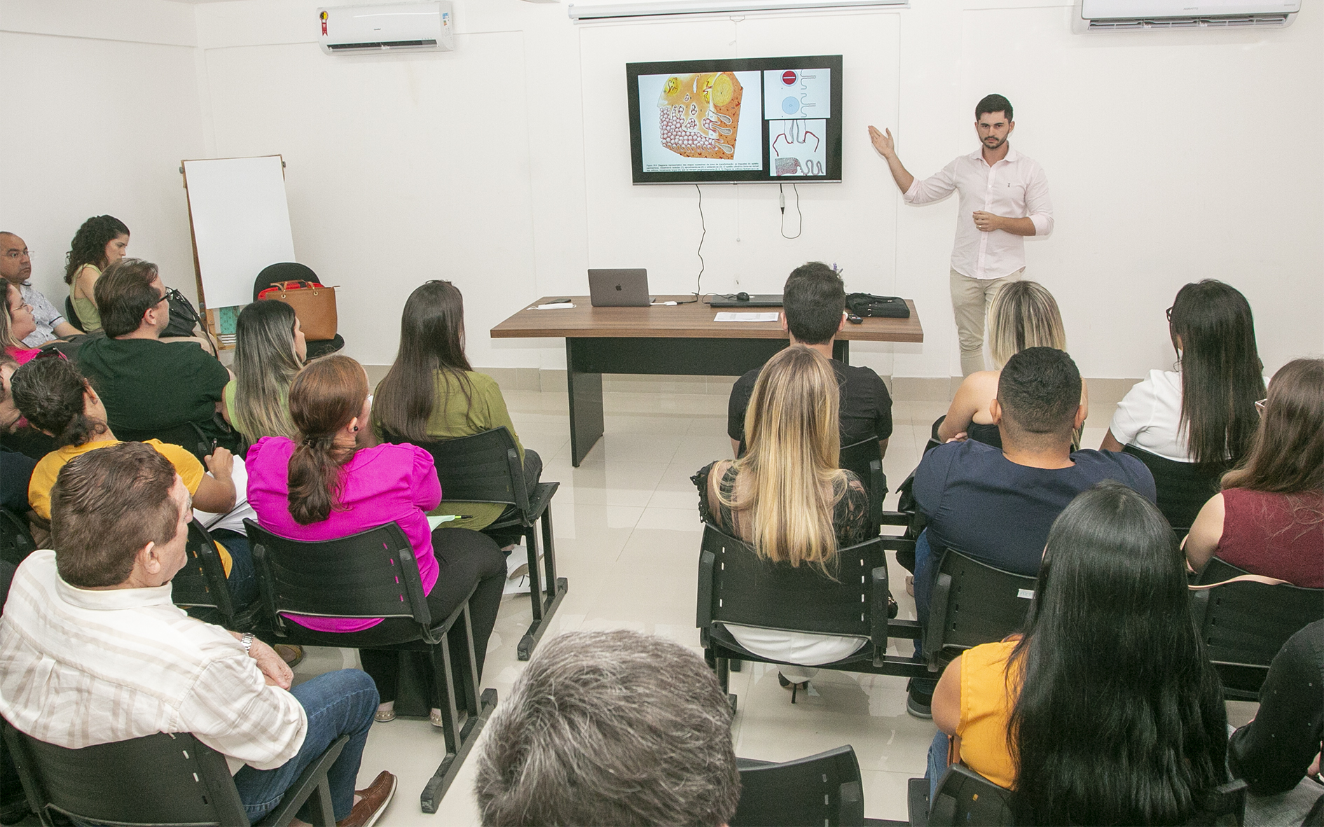 Policlínica de Eusébio realiza treinamento para médicos e enfermeiros da Atenção Básica de Saúde