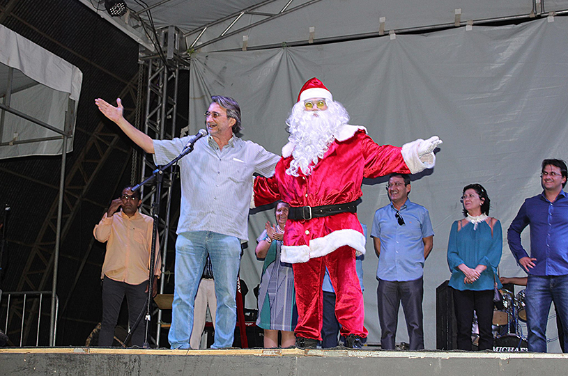 Prefeitura de Eusébio reúne milhares de pessoas no V Natal de Paz