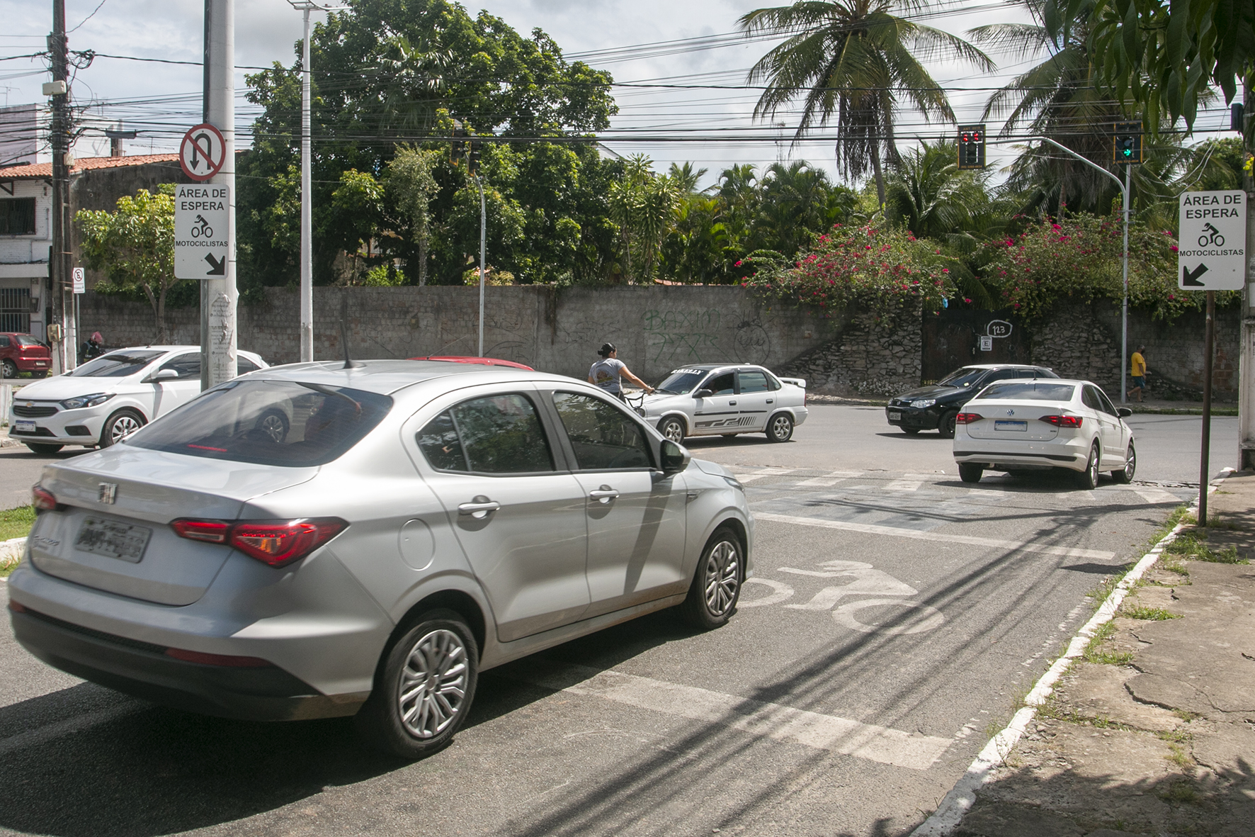 Prefeitura de Eusébio realiza serviço de requalificação no cruzamento das avenidas Cícero Sá e Eduardo Sá, a partir deste sábado