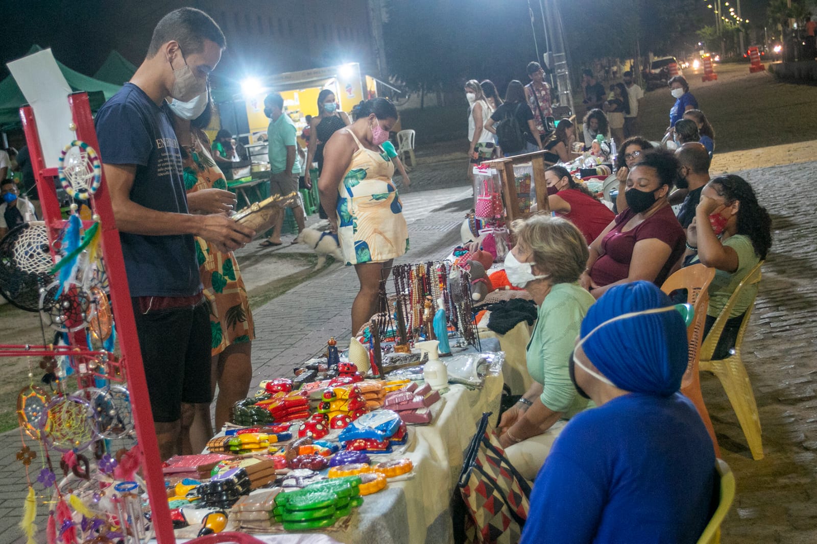 Feira Cultural fortalece renda dos artesãos de Eusébio