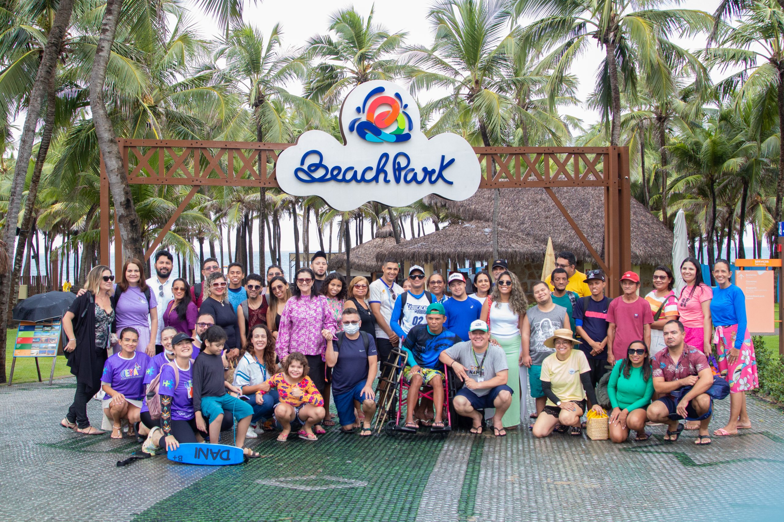 Beach Park promove um dia de diversão para alunos do Namme, Apae e Uepa