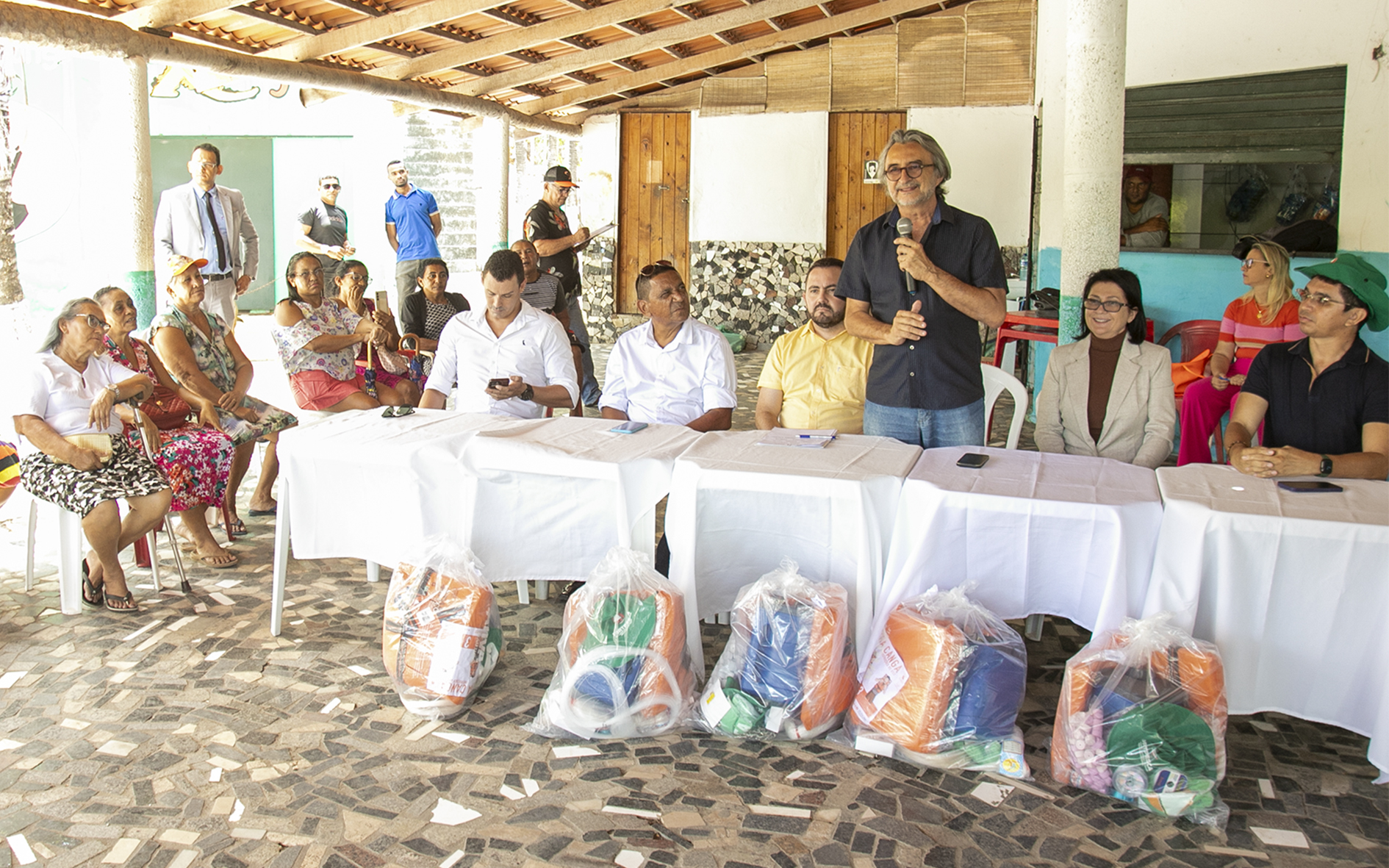 Pescadores de Eusébio recebem kits do Programa FortPesca